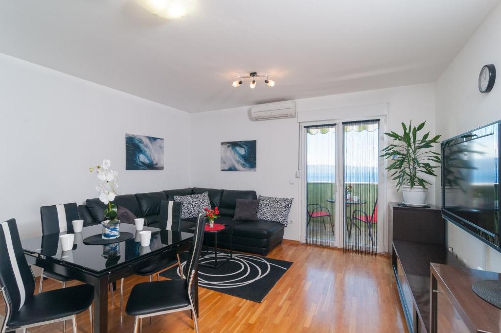 Apartment 3
