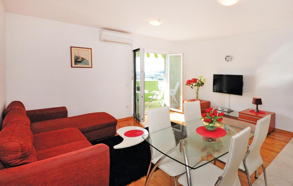 Apartment 4